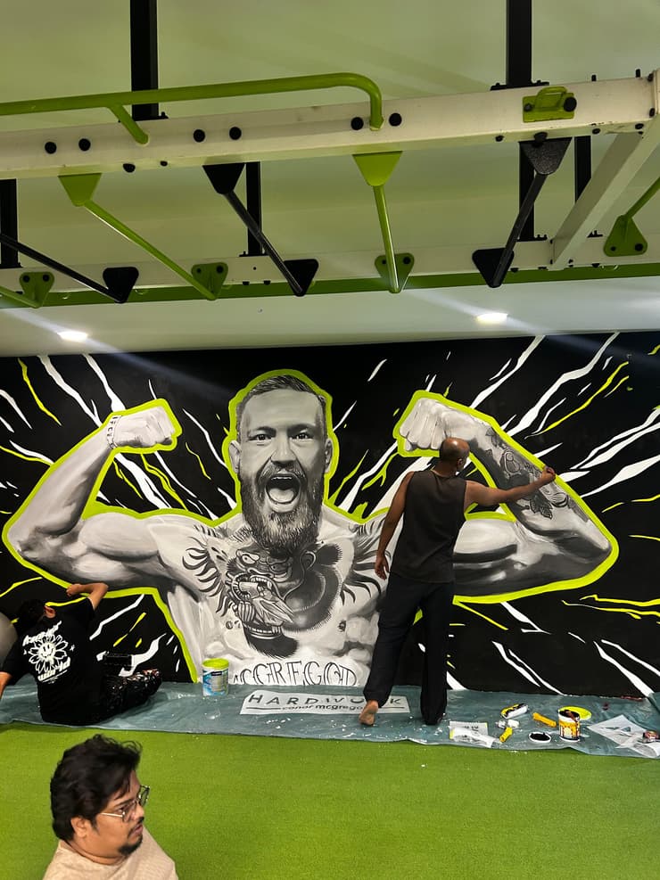 Conor McGregor gym mural, Chennai, detail 1