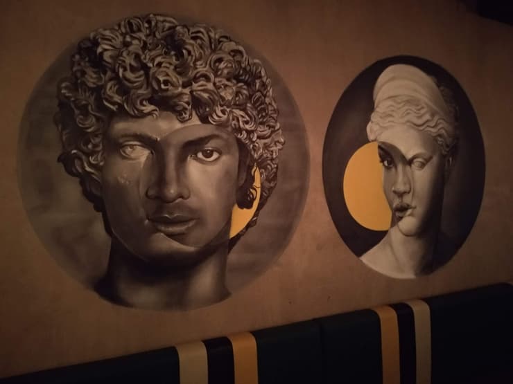 Greek busts bar interior (Hub at ECR), Chennai