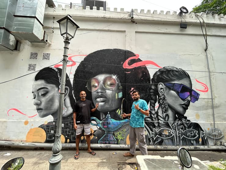 Three Divas, Puducherry